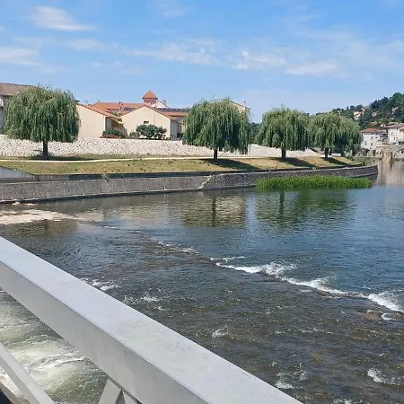 Le Petit * Pradelles